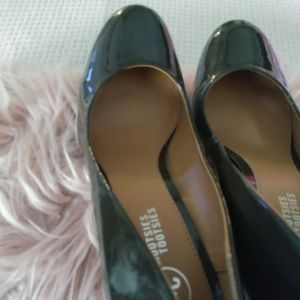 Mootsies Tootsies Brown Pumps